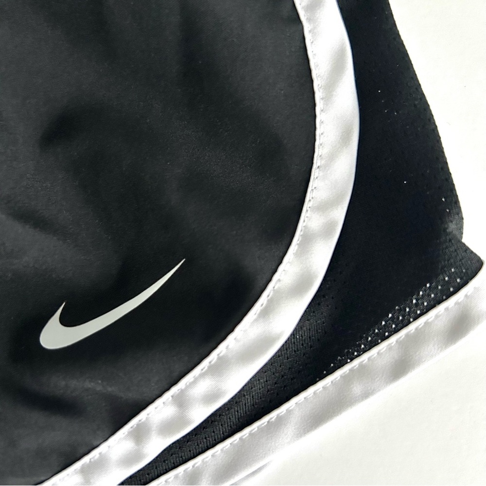 🌸NWOT Nike Women’s Running Shorts. Black With White Piping. Size: XS - Picture 7 of 7